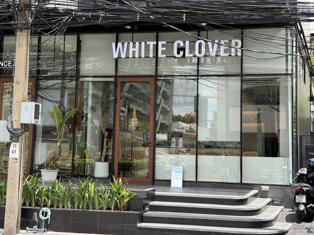 White Clover - Cafe on Sukhumvit Soi 49 Bangkok